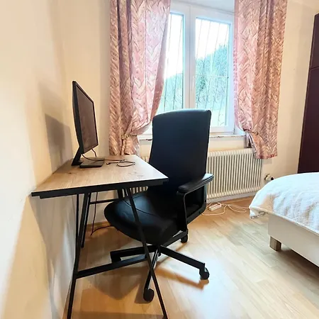 Сasa de vacaciones Forestside Raceway Hideaway