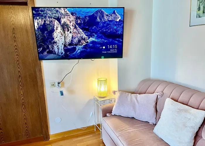 Forestside Raceway Hideaway *